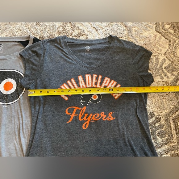 WOMEN'S PHILADELPHIA FLYERS T-SHIRT NHL Gray Bundle V NECK Medium 3/4 Sleeve - Picture 6 of 9